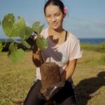 Natalia Reyes Instagram - DESCONECTAR PARA CONECTAR 🫶🏼🌱 Vine a la DIVINA isla de Providencia a vivir (por fin!) un #BeCláConexiónOcéanos de @beclaworld, a aprender, a sembrar, a hacer un ejercicio de desapego y presencia (dejar a Isla por primera vez en casa 🥺) GRACIAS GRACIAS GRACIAS @claudiabahamon y tod@s los que hacen esto posible 📸 @linabotero_ • DISCONNECT TO RECONNECT🫶🏼🌱 I came to the DIVINE Providence island to (finally) live a #BeClaConexionOceanos, to learn, to plant, to do an exercise indetachment and presence (and leave Isla at home for the first time 🥺) THANK YOU THANK YOU THANK YOU to everyone who makes this possible #NataliaFromColombia #Siembra #environmentaleducation #ProvidenceIsland