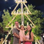 Natalia Reyes Instagram - No crecí en la fe católica a pesar de estudiar en un colegio que sí lo era, la navidad me resulta distante de muchas maneras pero si algo valoro hoy en día son los momentos de pausa y reflexión, los rituales colectivos que fomentan el encuentro con la familia y los amigos, la celebración de estar vivos y la oportunidad que siempre tenemos de renacer. Más allá del afán por consumir y la ansiedad por estrenar hoy celebro que hace mucho un ser nació (sea en la ficción o en la realidad) para enseñarnos que no existe un único camino ni UNA fe más válida que otra, que todas las guerras que emprendan en su nombre no tienen sentido y que la religión que tod@s deberíamos profesar debería ser la del AMOR 🫶🏼 Un abrazo hasta donde este mensaje los encuentre 🙏 • I didn’t grow up in the Catholic faith despite going to a Catholic school, Christmas seems distant to me in many ways but if there’s something I value today it is the moments of pause and reflection, the collective rituals that promote the encounter with the family and friends, the celebration of being alive and the opportunity we always have to be reborn. Beyond the desire to consume and the anxiety of brand new products, today I celebrate that a being was born a long time ago (whether in fiction or in reality) to teach us that there’s no single path or ONE faith more valid than another, that all wars using his name are meaningless and that our religion should be that of LOVE 🫶🏼 A hug all the way to the place you are right now 🙏 #NataliaFromColombia #FenixBeach #Navidad #christmas