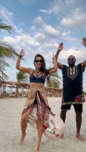 Natalia Reyes Instagram - No sé quién es Sandra pero su marido no la merece y yo tenía ganas de bailar.. 💃 @fenixbeachcartagena @lapuntacartagena @josesarkar.clasesdedanza • I don’t know who Sandra is but her husband doesn’t deserve her and I wanted to dance... 💃 #NataliaReyes #SandraQuiereSaber #NataliaFromColombia #EnLaPuntaSeBaila #ElMaridoDeSandraNoLaMerece