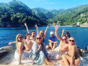 Natalie Imbruglia Instagram - Magical few days in Portofino celebrating my dear friend  @jacksavoretti Birthday!!! What a fab bunch of people ❤️ and Portofino is my new favourite place. Missing you all… and the sun and the sea… and the pasta!! 🍝 💙☀️🌊🐬⚓️