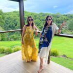 Natalie Imbruglia Instagram - A magical week at @rockinghorse_studios in Byron Bay with a bit of work and play mixed in!! Thanks Taryn for sorting out my mixing session in the studio and for coming to my rescue on BBQ day!! Luckily @jameshaselwood is an amazing cook and dinner was delicious 🥰 Can’t wait to back to do some recording! 💜🪶🍀✨