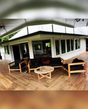Natalie Imbruglia Instagram - A magical week at @rockinghorse_studios in Byron Bay with a bit of work and play mixed in!! Thanks Taryn for sorting out my mixing session in the studio and for coming to my rescue on BBQ day!! Luckily @jameshaselwood is an amazing cook and dinner was delicious 🥰 
 Can’t wait to back to do some recording! 💜🪶🍀✨