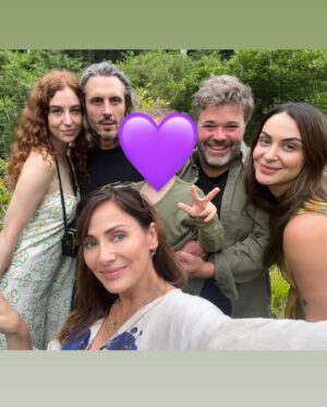 Natalie Imbruglia Instagram - A magical week at @rockinghorse_studios in Byron Bay with a bit of work and play mixed in!! Thanks Taryn for sorting out my mixing session in the studio and for coming to my rescue on BBQ day!! Luckily @jameshaselwood is an amazing cook and dinner was delicious 🥰 
 Can’t wait to back to do some recording! 💜🪶🍀✨