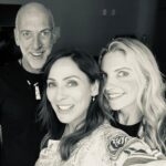 Natalie Imbruglia Instagram - The most lively bunch of people… THANK YOU AUCKLAND! @thecorrsofficial TOUR OZ/NZ @thetonichilds @germeinsisters So great to see you @cheriebatchelor after all these years 🥰💜 Styling: @fredericalovellpank ✨ Skirt: @annaquanlabel Top: @jacandjack 📸 @karenrossiter