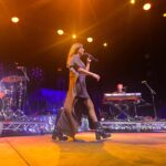 Natalie Imbruglia Instagram - I’m a little late on posting!! … Melbourne you were AMAZING!!! Thank you for singing along with us all night at @rodlaverarena So lovely to catch up with my friends after the show too… 💜💜💜 Dress: @tallermarmo Shoes: @givenchy