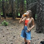 Natalie Pérez Instagram - Que lindo ser Argentina! Te aprovechamos cada segundo de descanso para disfrutar bariloche como se debe y tomar unas buenas birras @imperialarg