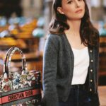 Natalie Portman Instagram - Look inside Dior Ambassador @NataliePortman's favorite bag from #DiorSS24 by @MariaGraziaChiuri, in the latest edition of the #DiorBookTote Club. Watch the full episode on our YouTube channel and discover reads to stimulate a multitude of interests, including 'Chimères Américaines', by Todd Haynes and 'My Brilliant Friend', by Elena Ferrante. Find the detailed list of the curated books at the end of the video. © Photo: @MarionBerrin Special credit: Institut national d’histoire de l’art (INHA) @INHA_Fr – Bibliothèque – Salle Labrouste, Paris, 2023