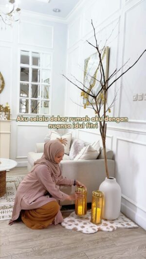 Natalie Sarah Instagram - Gimana persiapan lebaran nya? Udah lengkap belum nih bu ibu? 

Kalau aku selalu dan always ya, dekorasi nuansa lebaran selalu hadir dirumah tiap tahunnya

Nah kali ini bareng cat semprot kesayangan aku @ditonspraypaint, aku bikin sesuatu yang khas lebaran banget🤭

Gimana2 menurut kalian? Mudah dan jadi cakep banget kan..

Sesimple itu membuat barang lama menjadi baru kembali dengan cat semprot @ditonspraypaint🔥

Diton Spray Paint ini bisa kalian dapatkan secara online di marketplace Diton Premium Official Store di Tokopedia, shopee dan bukalapak, serta toko-toko cat langganan seluruh indonesia

Diton Spray Paint - RAJANYA CAT SEMPROT🔥 @ditonspraypaint

#DitonItYourself #DitonSprayPaint #rajanyacatsemprot