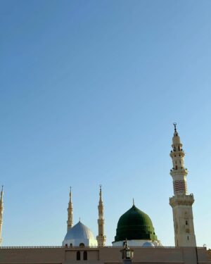 Natalie Sarah Instagram - Allahumma sholi ala Sayyidina Muhammad ,wa ala ali Sayyidina Muhammad 🧡💛 MashaAllah Tabarakallah 
-
#allahummabarik #masyaallahtabarakallah #madina  #umrah #love #madinavibes
