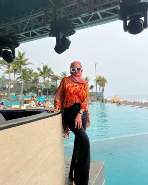 Natalie Sarah Instagram - First Picts of 2024 ❤️🧡💛🩷 MashaAllah Tabarakallah
-
#mashaallah #family #holiday #love #orange #hello #liburan
