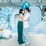 Natalie Tong Instagram - 🩵🩵 去party 已經係上世紀嘅事 依家晚上又好少出街 下午嘅party好啱我 而且比大人party 更忙 每個吹水都用咗個幾鐘 見到小公主慢慢開始無電 就知應酬真係好攰㗎 🤭😆 我仲要睇住當日嘅男朋友仔玩 @jaco_chan_aj 送佢返屋企時 佢好窩心咁回頭叮囑我 揸車要小心啲 返到屋企記得 沖完涼先好食飯 😂😂😂 小珍珠 健康快樂 日日都開心 🌸🌸 #NT