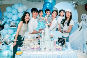 Natalie Tong Instagram - 🩵🩵
去party 已經係上世紀嘅事
依家晚上又好少出街
下午嘅party好啱我
而且比大人party 更忙
每個吹水都用咗個幾鐘
見到小公主慢慢開始無電
就知應酬真係好攰㗎
🤭😆
我仲要睇住當日嘅男朋友仔玩
@jaco_chan_aj 
送佢返屋企時
佢好窩心咁回頭叮囑我
揸車要小心啲
返到屋企記得
沖完涼先好食飯
😂😂😂

小珍珠 健康快樂 
日日都開心
🌸🌸

#NT