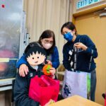 Natalie Tong Instagram - 用咗五日時間 織咗100個桔仔 🍊🍊🍊 每一日都好驚自己做唔到 成功咗好有滿足感 能夠「學以致用」 除左織野氹自己開心 今次希望收到🍊嘅公公婆婆 身體健健康康 開開心心 ❤️❤️❤️ 多謝一班朋友 加入再織多50個🍊 仲有一班我嘅粉絲 同我一齊堅持去做義工 感謝沿途嘅你們 😘😘😘 多謝兩個慈善團體 新一年要繼續努力 #點滴是生命 #NT