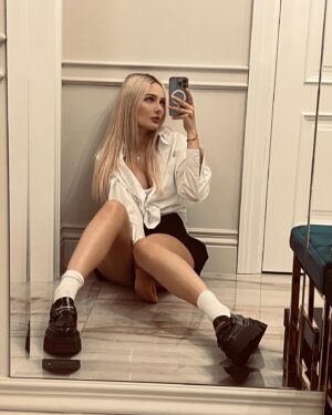 Natalya Rudova Instagram - I must confess I still believe (still believe)
If I'm not with you I lose my mind
Give me a sign
Hit me baby one more time..