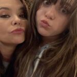 Natasha Klauss Instagram - La vida , el año vivido , la familia ,la gratitud , la nostalgia por los que no están hoy y sobretodo saber que es solo este momento el que tenemos … feliz navidad 🎁 que el espíritu de estas fiestas les llene sus corazones con los mejores deseos para ustedes y quienes los rodena .. amén mucho , acepten , perdonen, amén ,vivan y sientan “siempre” que son más grandes que lo que ustedes creen y piensan de ustedes mismos !!! Feliz navidad 🎁 acompañada de la mejor canción de @soytatianaklauss