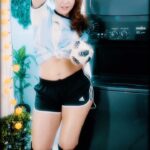 Natasha Klauss Instagram - Y así es como en época de mundial logré que mi esposo, por un momento pensara en algo que no fuese fútbol 🤣 Daniel se llevó una gran sorpresa, la misma que me llevé yo con toda la tecnología de mi centro de lavado de @mabe_colombia. Las pequeñas acciones hacen grandes diferencias y poder ahorrar hasta 76% de agua y 55% de energía en cada lavada gracias a la tecnología Aqua Saver Green me parece un GOLAZO 🙌🏽 #mabe #disfrutemoscomosomos #conmabedisfrutarsehacemasfacil #publicidad