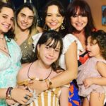 Natasha Klauss Instagram - No es día de #tbt pero para mi si es día de compartirles con estas fotografías lo importante que es la familia , los momentos que compartimos y lo bien que nos sentimos cuando no desaprovechamos ni un segundo en decirles a aquellos que “ amamos “ cuánto “ los amamos “ ❤️❤️❤️❤️ Feliz día #misamores Que la vida no te pase por encima , sumérgete en ella , sonriéndole y aportando lo mejor de ti ❤️