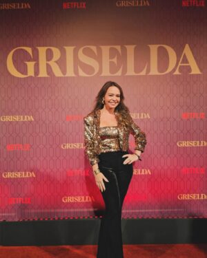 Natasha Klauss Instagram - Noche de lanzamiento @netflixlat #griseldablanco 
Maravilloso primer capítulo ! 
@christiantappan  te amo y ya quiero verte más y más en esta espectacular serie 🥰
@sofiavergara maravilloso verte en este personaje 💪 felicitaciones ! Orgullo Colombiano y barranquillero 🥰
Ya esperando a que se estrene para vérmela completa 💪💪💪 y orgullosa de ver tanto talento Colombia en esta producción ! @diegotrujillo @julieticarestrep0 
Feliz viernes #misamores