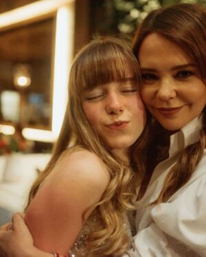 Natasha Klauss Instagram - Y los cumpliste muy feliz … te amo #paloma ❤️
La canción lo dice todo …
Gracias @ricardodiazphotographer por capturar este día tan especial en tu lente ❤️🙏
Faltaste tú mi @alanaranjar pero estabas ahí con nosotros ❤️
@cao.jorge @aecardenas_ @marcelalucasn y todos los que nos acompañaron esa noche en @storiadamoreco ❤️