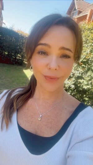 Natasha Klauss Instagram - Se tú , con amor , respeto  y empatía 🧡
Se tu , con tu mejor versión ❤️
Siempre  habrá alguien que no le gusta como eres … así que enamórate de ti y ya lo demás viene y se va por si solo ❤️
Feliz inicio de semana #misamores