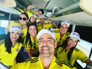 Natasha Klauss Instagram - Listísimos hoy #Jueves para disfrutarnos a nuestra #seleccioncolombia en su primer partido en las eliminatorias al mundial ! En su casa #barranquilla 💪
@paolareyactriz @esparzaemmanuel @danielahenao10 @carohl10 @kevinburyoficial @lorenzogomezm @larevistavea  @pulzo_col @golcaracol @caracoltv