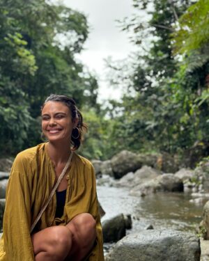 Nathalie Kelley Instagram - A little message of support for all the brave souls in the world who love PEACE and dare to dream of a day when PEACE prevails on this Earth -thank you for speaking up against injustice and for your passionate stance against war and violence. Protesting for peace is noble, holy work but please be hyper vigilant against those with violent rhetoric and motives who want to infiltrate your movement. Your fight against injustice must include injustice against ALL people. Do not align yourself with movements or regimes that spew hatred and oppress their own people. Keep your eyes on the prize of collective liberation and hold true to the principles of non-violence.  These are heavy and dark times that we will look back on with horror and grief, but the PEACEMAKERS among us need to cling firmly to compassion, radical empathy, deep listening and LOVE  more than ever. Don’t let this dark cloud that has descended over humanity darken your hearts. Hold firmly to what is pure and good. No one is free until we are ALL free and that includes freedom from the poison of hatred and extremism. Blessed are PEACEMAKERS ☮️ 🕊️