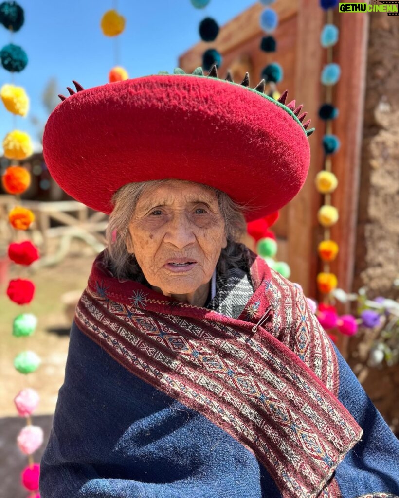 Nathalie Kelley Instagram - Happy 100th birthday to my Mamita Rafaela Mallqui!! My Quechua Queen!! 😍 MUNAKUYKI AWICHAY! She will always be my favorite backseat singer - here are some of her greatest hits!! Hoy celebramos tus 100 años! PACHAK KAWSAYNIYKITA SAMINCHAYKU!! 🥰🥰🥰🥰