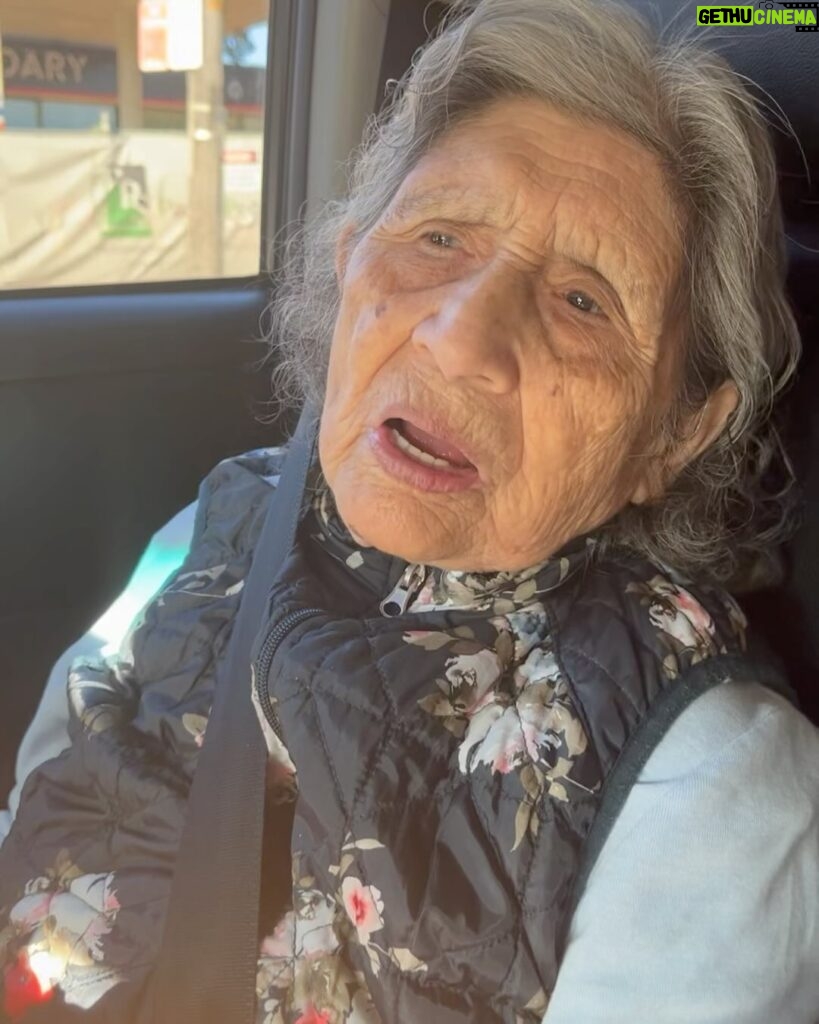 Nathalie Kelley Instagram - Happy 100th birthday to my Mamita Rafaela Mallqui!! My Quechua Queen!! 😍 MUNAKUYKI AWICHAY! She will always be my favorite backseat singer - here are some of her greatest hits!! Hoy celebramos tus 100 años! PACHAK KAWSAYNIYKITA SAMINCHAYKU!! 🥰🥰🥰🥰