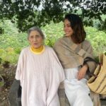 Nathalie Kelley Instagram - Happy 100th birthday to my Mamita Rafaela Mallqui!! My Quechua Queen!! 😍 MUNAKUYKI AWICHAY! She will always be my favorite backseat singer - here are some of her greatest hits!! Hoy celebramos tus 100 años! PACHAK KAWSAYNIYKITA SAMINCHAYKU!! 🥰🥰🥰🥰