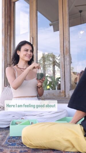 Nathalie Kelley Instagram - At least twice a year, when the seasons change, I listen to my body and give it a DETOX. Even if you’re like me and you eat well and don’t drink alcohol - the amount of environmental toxins and pathogens flying around mean that our our gut, liver and kidneys can use some help optimising detoxification! It took founder Kirsten (a naturopath) years to develop with this protocol - consisting of 2 powders, 2 herbal supplements and tea… and it is both gentle and powerful enough to do a few times a year.  Plus the menu provided is full of yummy nourishing recipes you will want to keep making.. Is all this detoxing necessary? Our (much wiser) ancestors were constantly using the power of plants to cleanse and strengthen their guts and keep their system clear. That’s exactly what this protocol is, a potent plant-powered gut detox to clear and reset your inner world. Everytime I go home @orchardstlove Bondi is my first stop - it’s where I go to be deeply nourished and cleansed. Pick it up in store or get free shipping for orders over $100. Link in bio. (Wearing @estiloemporio linen) xx💋