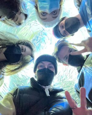 Navia Robinson Instagram - Pics from filming the pilot of Gotham Knights which airs tomorrow, 03/14, 9/8c on the CW wow wow I can’t believe it — What was a year ago feels like yesterday :O Tune in for the cool Gotham cars & stay for the crime-fighting & heart…!

(Look closely at the second to last picture and you can see the imprint of goggles on my forehead #easteregg)