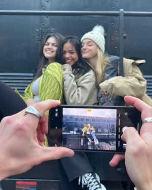 Navia Robinson Instagram - Pics from filming the pilot of Gotham Knights which airs tomorrow, 03/14, 9/8c on the CW wow wow I can’t believe it — What was a year ago feels like yesterday :O Tune in for the cool Gotham cars & stay for the crime-fighting & heart…!

(Look closely at the second to last picture and you can see the imprint of goggles on my forehead #easteregg)