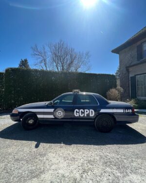 Navia Robinson Instagram - Pics from filming the pilot of Gotham Knights which airs tomorrow, 03/14, 9/8c on the CW wow wow I can’t believe it — What was a year ago feels like yesterday :O Tune in for the cool Gotham cars & stay for the crime-fighting & heart…!

(Look closely at the second to last picture and you can see the imprint of goggles on my forehead #easteregg)