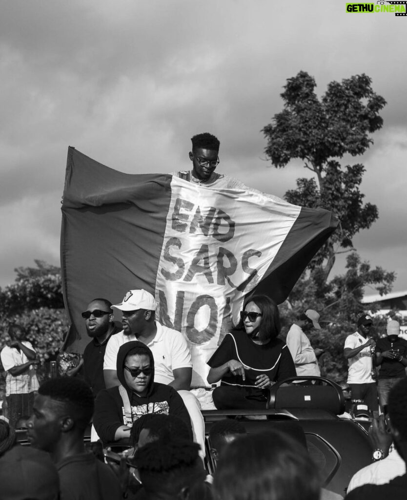 Navia Robinson Instagram - Police brutality and abuse of power is a global issue. Last night, several Nigerians exercising their right to peacefully protest lost their lives at the hands of SARS, a tyrannical federal organization that violates the civil rights of its citizens. As fellow human beings, we owe the Nigerian people our empathy, solidarity, and efforts to spread awareness and get informed. #ENDSARS 🇳🇬 Resources: ( https://www.wsj.com/articles/nigeria-protests-whats-happening-and-why-are-people-demonstrating-11603277989 ) ( https://www.amnesty.org/en/latest/news/2020/10/nigeria-authorities-repeatedly-failing-to-tackle-impunity-enjoyed-by-notorious-sars-police-unit/ ) ( https://www.washingtonpost.com/opinions/2020/10/13/sake-democracy-nigerias-endsars-campaign-against-police-brutality-must-prevail/ ) *** @feminist.co is accepting donations and providing daily reports as to how international contributions are helping Nigerian citizens and protesters!! Photo by @stephen.tayo