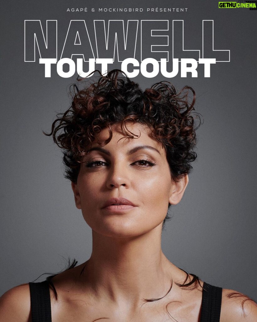 Nawell Madani Instagram - Voilà, c’est le retour! Impatiente de vous retrouver. Je ne vais pas dire que c’est le spectacle de LA MATURITÉ même si j’ai failli l’appeler comme ça 🤦🏽‍♀️ En gros plus envie de faire semblant…avec ce spectacle je serai plus VRAIE que jamais ( j’ai failli l’appeler comme ça aussi 😓) Une version de moi encore plus BRUTE ( ce titre la aussi j’y ai pensé) Moi même face à vous pour vous divertir ♥️ Nawell tout court ( à votre service) Merci au grand Jean Baptiste MONDINO pour cette photo et à toute l’équipe! Merci @fasmer_insta pour le design 🔥 On part sur la route avec @agapeprod.fr dans l’unique but de vous faire kiffer 🙏🏽 INFOS DANS MA BIO ⬆️