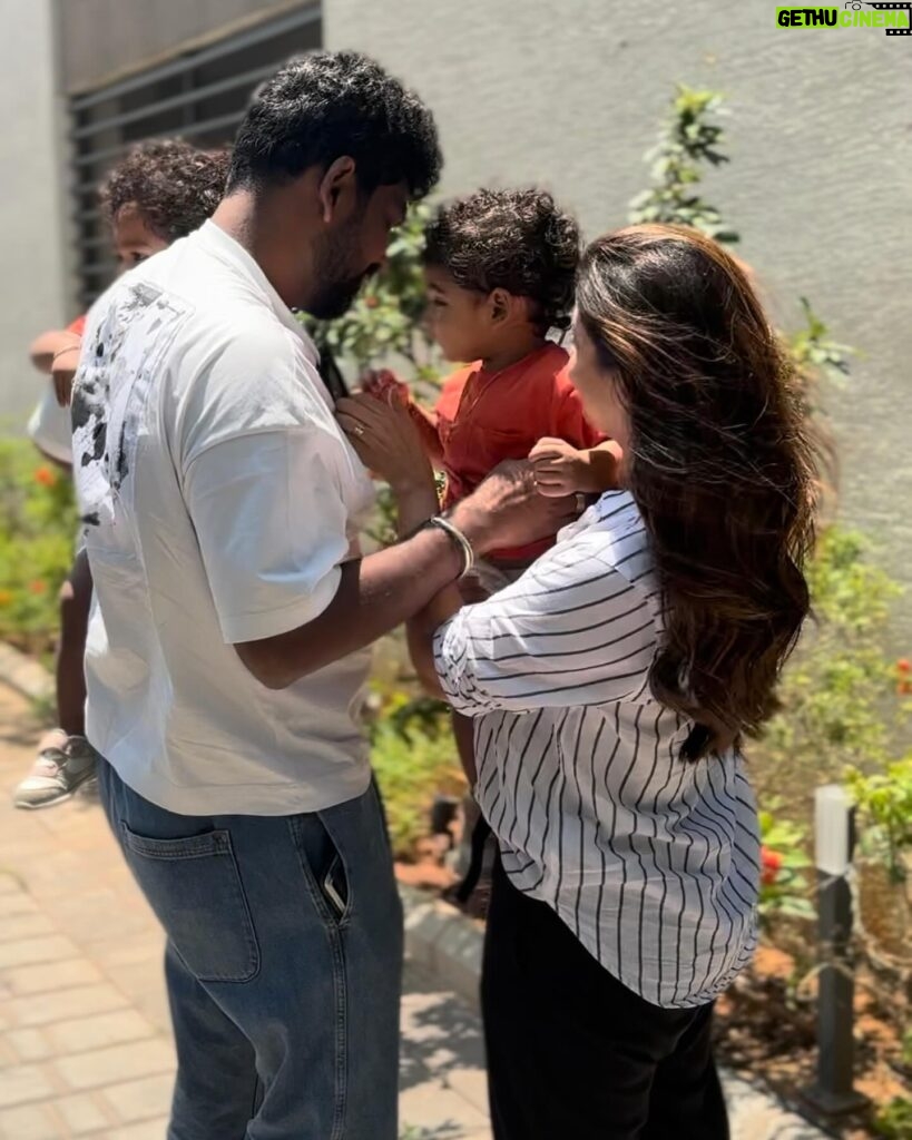 Nayanthara Instagram - Can’t explain how we three felt when we saw u after a long 20 days of schedule! We really missed you! 😇😇❤️❤️❤️❤️🧿🧿 I Love you my everything ❤️❤️🧿🧿