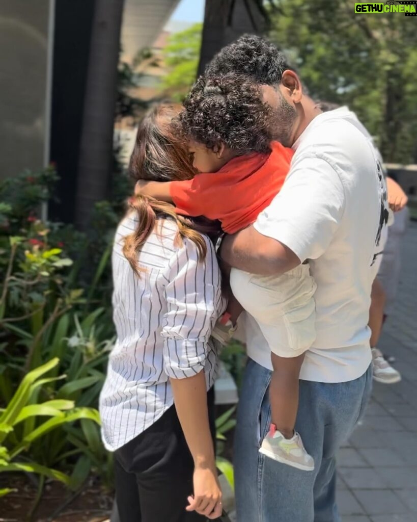 Nayanthara Instagram - Can’t explain how we three felt when we saw u after a long 20 days of schedule! We really missed you! 😇😇❤️❤️❤️❤️🧿🧿 I Love you my everything ❤️❤️🧿🧿