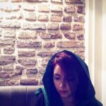 Nazanin Bayati Instagram - گر همه خلق جهان بر من و تو حیف کنند بکشد از همه انصاف ستم داور ما! به سرت،گر همه عالم به سرم جمع شوند نتوان برد هوای تو برون از سر‌ ما