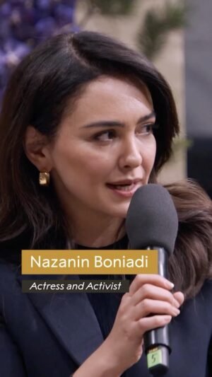 Nazanin Boniadi Instagram - “The revolutionary fire is very much ablaze in the hearts and minds of Iran’s embattled protesters,” said actor and activist @nazaninboniadi at the Nobel Peace Prize Forum in December. Hear all she had to say on YouTube, link in bio🔥

#burningfordemocracy 
#zanzendegiazadi