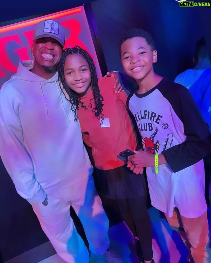 Ne-Yo Instagram - My “not so lil’s anymore🥰” Daddy loves you!!!