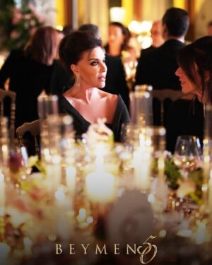 Nebahat Çehre Instagram - Dün geceden 💫

#beymen