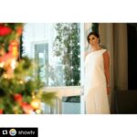 Nebahat Çehre Instagram - #Repost @showtv (@get_repost) ・・・ Nebahat Çehre ekranlara geri dönüyor! #YuvamdakiDüşman @yuvamdadusman @nebahatcehrett Türk sinema ve dizi dünyasının usta oyuncusu Nebahat Çehre, yakında Show TV’de seyirciyle buluşacak olan Yuvamdaki Düşman dizisiyle ekranlara geri dönüyor. Yapımcılığını Düş Gezginleri’nin üstlendiği, senaryosunu Rüya İşçileri’nin yazdığı, yönetmen koltuğuna ise Müge Uğurlar’ın oturduğu Yuvamdaki Düşman'da Nebahat Çehre güçlü, zeki ve dominant anne rolüyle karşımıza çıkıyor. Başrollerinde Nebahat Çehre, Ece Çeşmioğlu, Pamir Pekin ve Aslı Tandoğan’ın yer aldığı Yuvamdaki Düşman’da ayrıca Pelin Öztekin, Hakan Dinçkol, Rıza Akın, Doğaç Yıldız, Cansu Türedi, Sultan Köroğlu Kılıç gibi birbirinden başarılı isimler yer alıyor. Pelin Karahan ve Çağdaş Onur Öztürk’ün sürpriz isimler olarak yer aldığı Yuvamdaki Düşman psikolojik gerilim türündeki hikayesiyle izleyiciyi ekrana bağlayacak. Haberin tamamı şimdi showtv.com.tr'de! @selcukkayamanagement @selcukkayaofficial