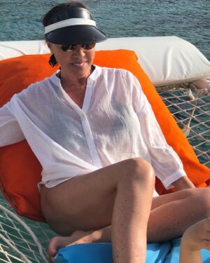 Nebahat Çehre Instagram - Sezonu açtık 😍

@elexushotel