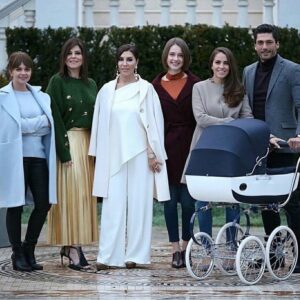 Nebahat Çehre Instagram - Yakında 🎬 @showtv deyiz ... Bekleriz 😍 @selcukkayaofficial @showtv @selcukkayamanagement