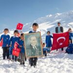 Nebahat Çehre Instagram - 23 Nisan Ulusal Egemenlik ve Çocuk Bayramı Kutlu Olsun 🇹🇷 #23nisan ❤️