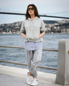 Nebahat Çehre Instagram - Mutlu Haftalar 😍