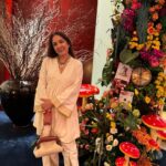 Neena Gupta Instagram - Phoolmati in Hong Kong for India by the Bay Outfit: @houseofmasaba