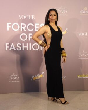 Neena Gupta Instagram - Ye huee na baat