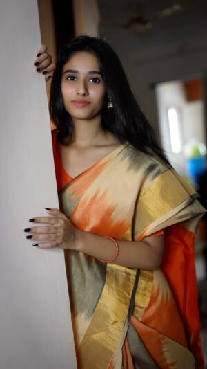 Neha Chowdary Endluri Instagram - That eye contact 😩🫠 #neha_nani #reels #trending #dhanush