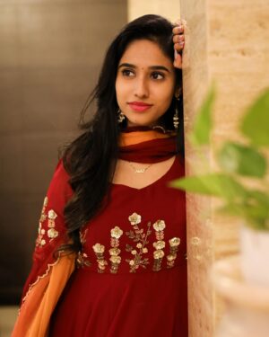 Neha Chowdary Endluri Instagram - When in doubt , wear red ❤️ #swipe 
Outfit: @elegant_threads_by_salma 

#neha_nani #nehachowdary